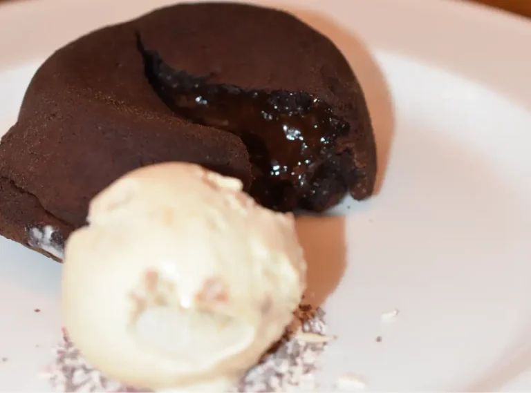Chocolate Fondant © Images supplied by The White Horse Inn